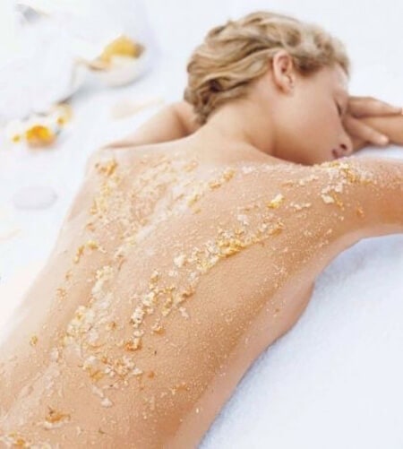 Exfoliación y cuidado corporal en Lovella Beauty