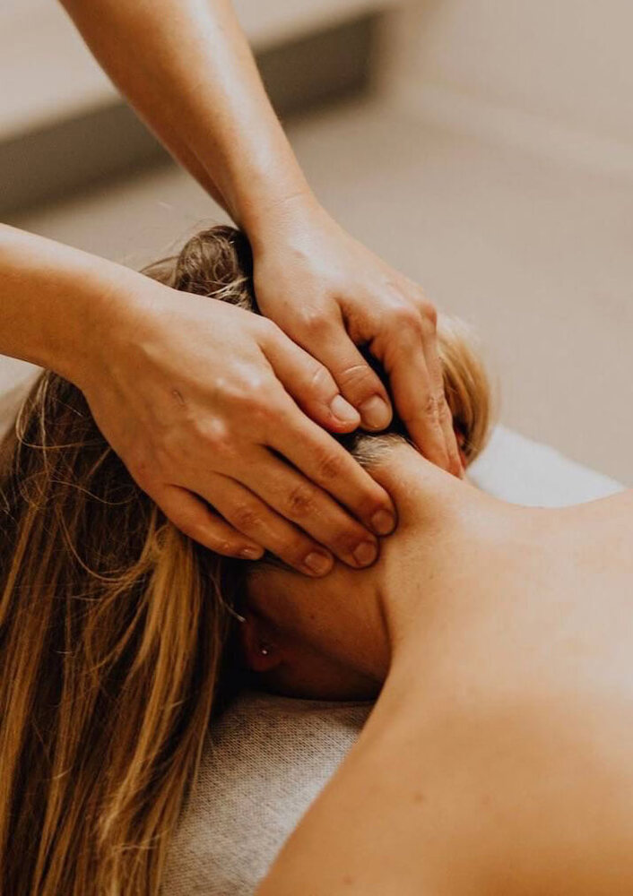 Massage and wellbeing ritual at Lovella Beauty